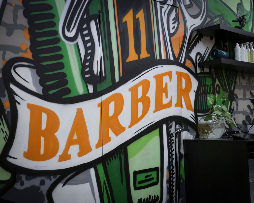 Barber 11 Murial.JPG